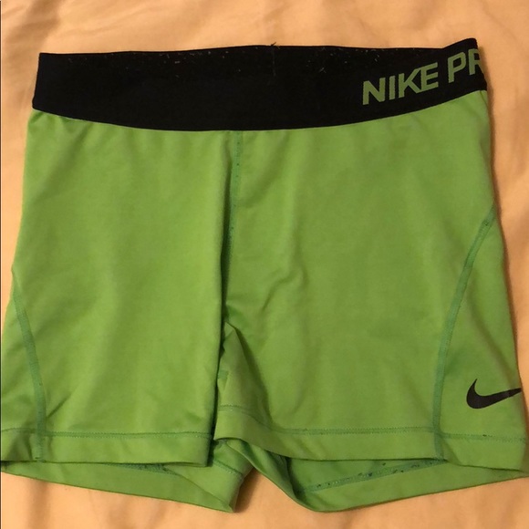 Nike Pants - Nike Pro green short